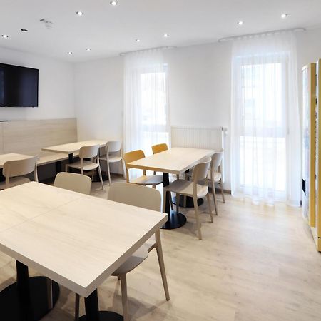 Apartment Hotel 37 Алтдорф Екстериор снимка